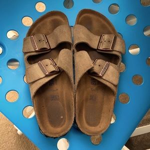 Birkenstock’s Suede Leather Color Taupe Arizona